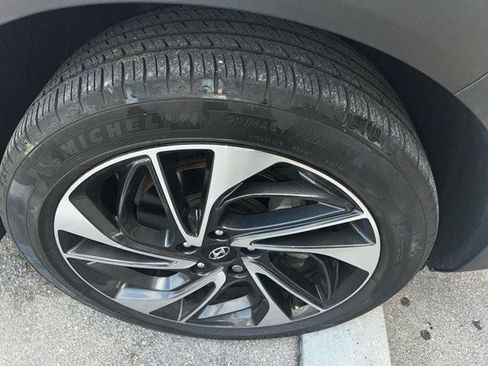 Used 2021 Hyundai Tucson Sport image 3