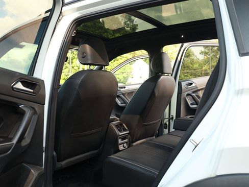 Used 2023 Volkswagen Tiguan SE R-Line AWD/4WD image 16