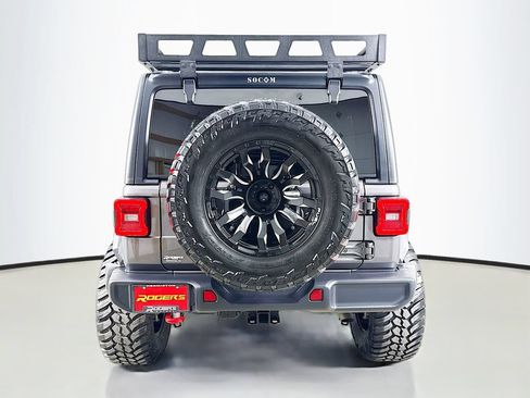 Used 2025 Jeep Wrangler Unlimited Rubicon AWD/4WD image 7