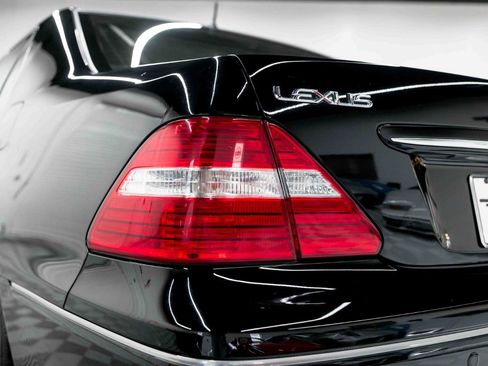 Used 2004 Lexus LS 430 RWD image 27