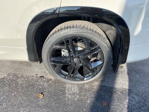 New 2026 Volkswagen Tiguan SE R-Line image 21