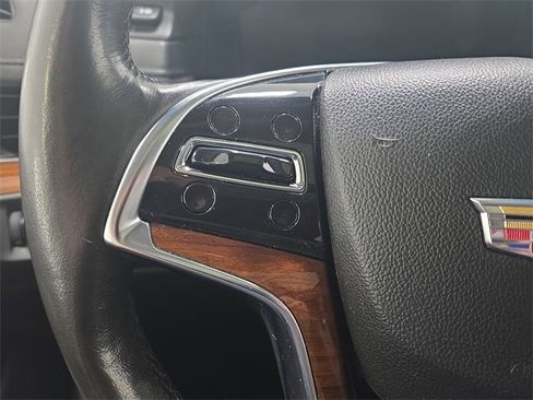 Used 2015 Cadillac Escalade Premium image 17