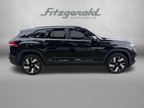 Used 2024 Volkswagen Atlas Cross Sport SE FWD image 6