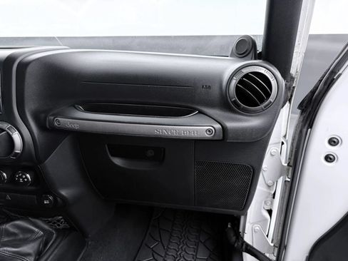 Used 2013 Jeep Wrangler Sport AWD/4WD image 10