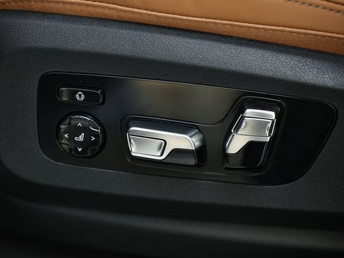 New 2026 BMW X7 xDrive40i w/ Executive Package AWD/4WD image 18