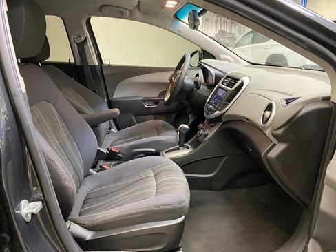 Used 2020 Chevrolet Sonic LT w/ Convenience Package FWD image 12