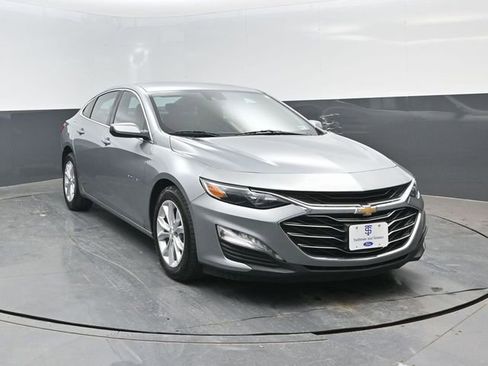 Used 2024 Chevrolet Malibu LT FWD image 2