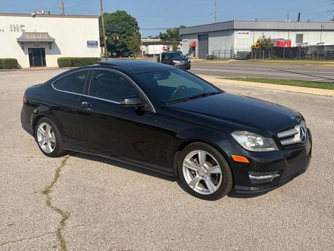 Used 2013 Mercedes-Benz C 250 Coupe image 4
