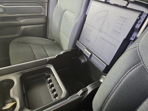 Certified 2025 RAM 1500 Big Horn AWD/4WD image 30