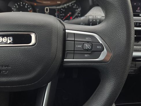 Used 2025 Jeep Compass Sport AWD/4WD image 16