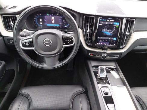Used 2022 Volvo XC60 B5 Inscription w/ Advanced Package image 34