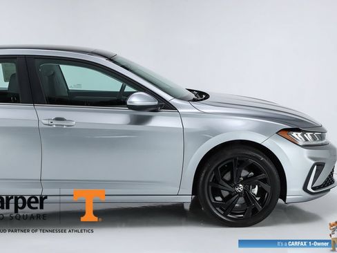 Used 2025 Volkswagen Jetta SE FWD image 49