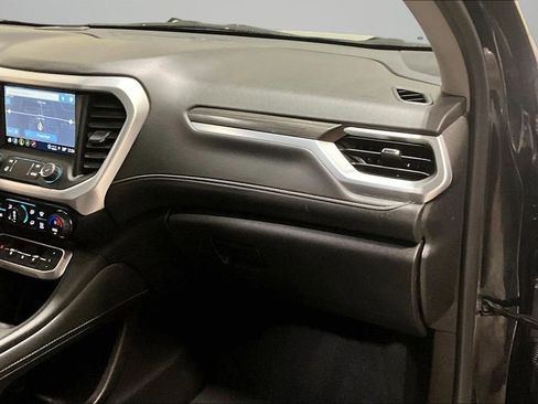 Used 2023 GMC Acadia SLT image 26