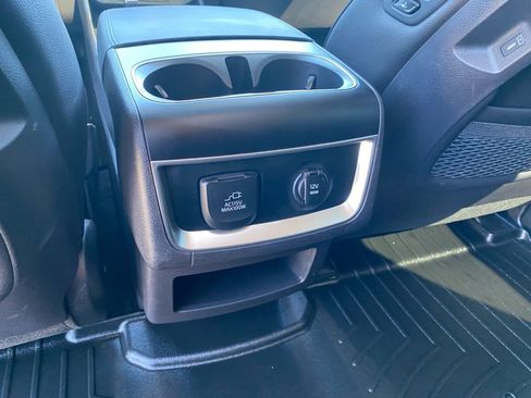 Used 2025 Kia Carnival SX Prestige image 27