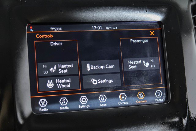 Used 2020 Jeep Cherokee Latitude Plus w/ Cold Weather Group AWD/4WD image 28