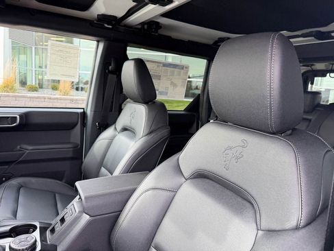 New 2025 Ford Bronco Badlands image 9