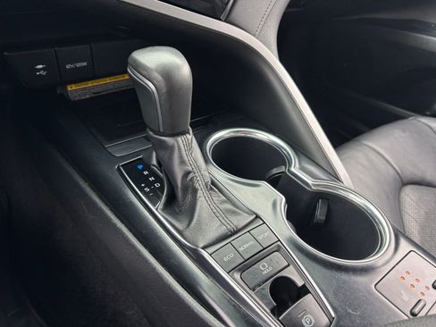 Used 2019 Toyota Camry XSE FWD image 24