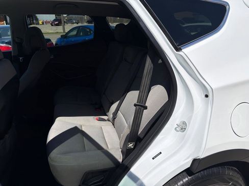Used 2018 Hyundai Santa Fe Sport w/ 2.4L Value Package 02 FWD image 11