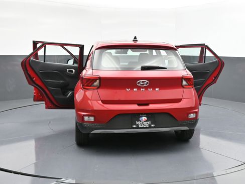 Used 2021 Hyundai Venue SE image 39