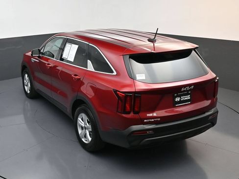 Used 2023 Kia Sorento LX FWD image 18