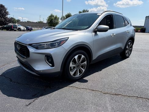 Used 2023 Ford Escape Platinum AWD/4WD image 5