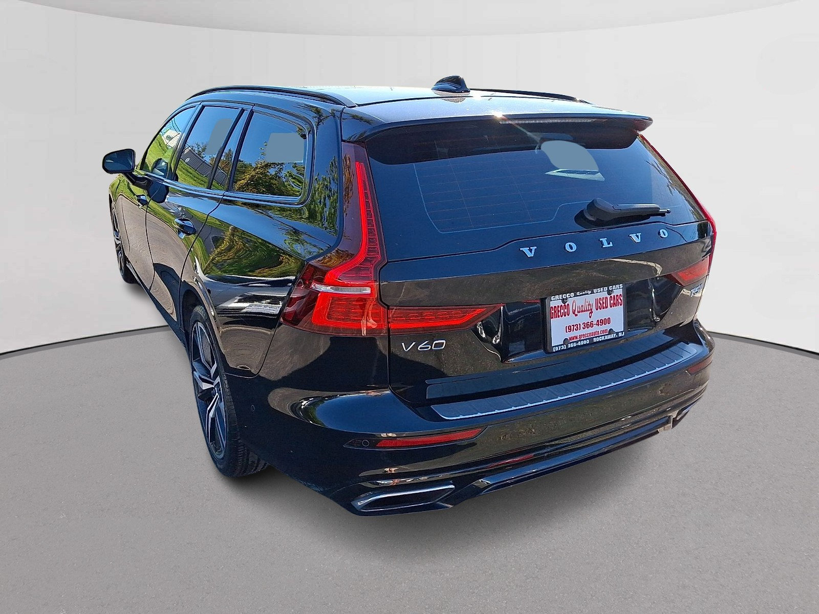 Used 2020 Volvo V60 T6 R-Design FWD image 8