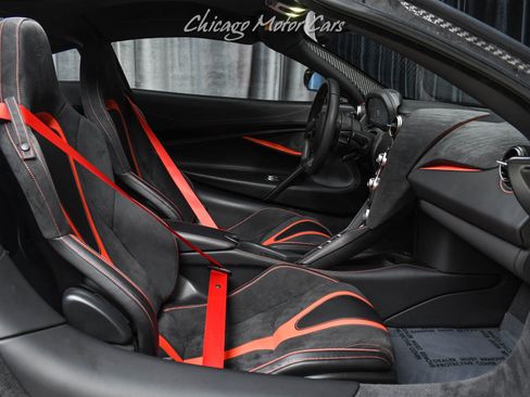 Used 2022 McLaren 720S Performance RWD image 24