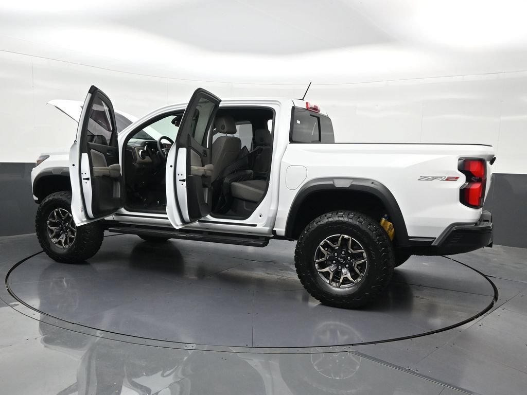 Used 2024 Chevrolet Colorado ZR2 AWD/4WD image 39