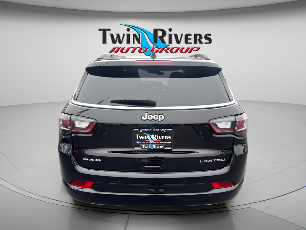 Used 2023 Jeep Compass Limited w/ Elite Group AWD/4WD image 3