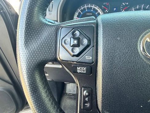 Used 2018 Toyota 4Runner TRD Off-Road AWD/4WD image 30