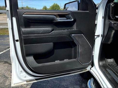 Used 2025 Chevrolet Silverado 1500 LT AWD/4WD image 21