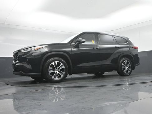 Used 2020 Toyota Highlander XLE AWD/4WD image 67