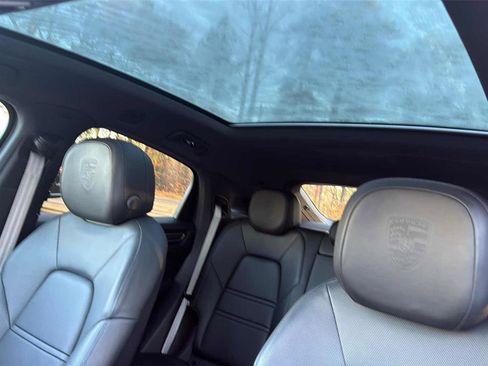 Used 2022 Porsche Cayenne S Platinum image 22