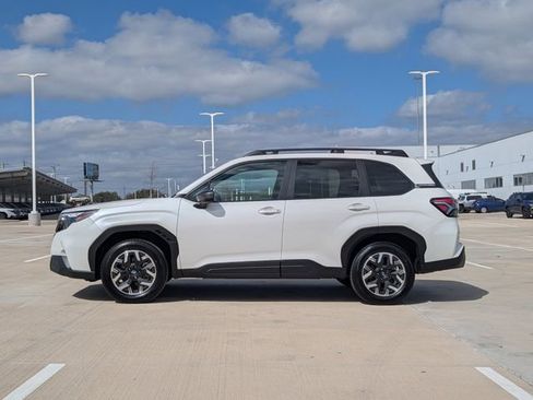 Certified 2025 Subaru Forester Premium AWD/4WD image 3