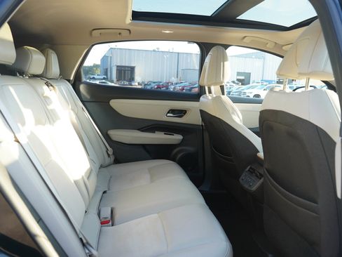 Used 2023 Nissan Ariya AWD image 12
