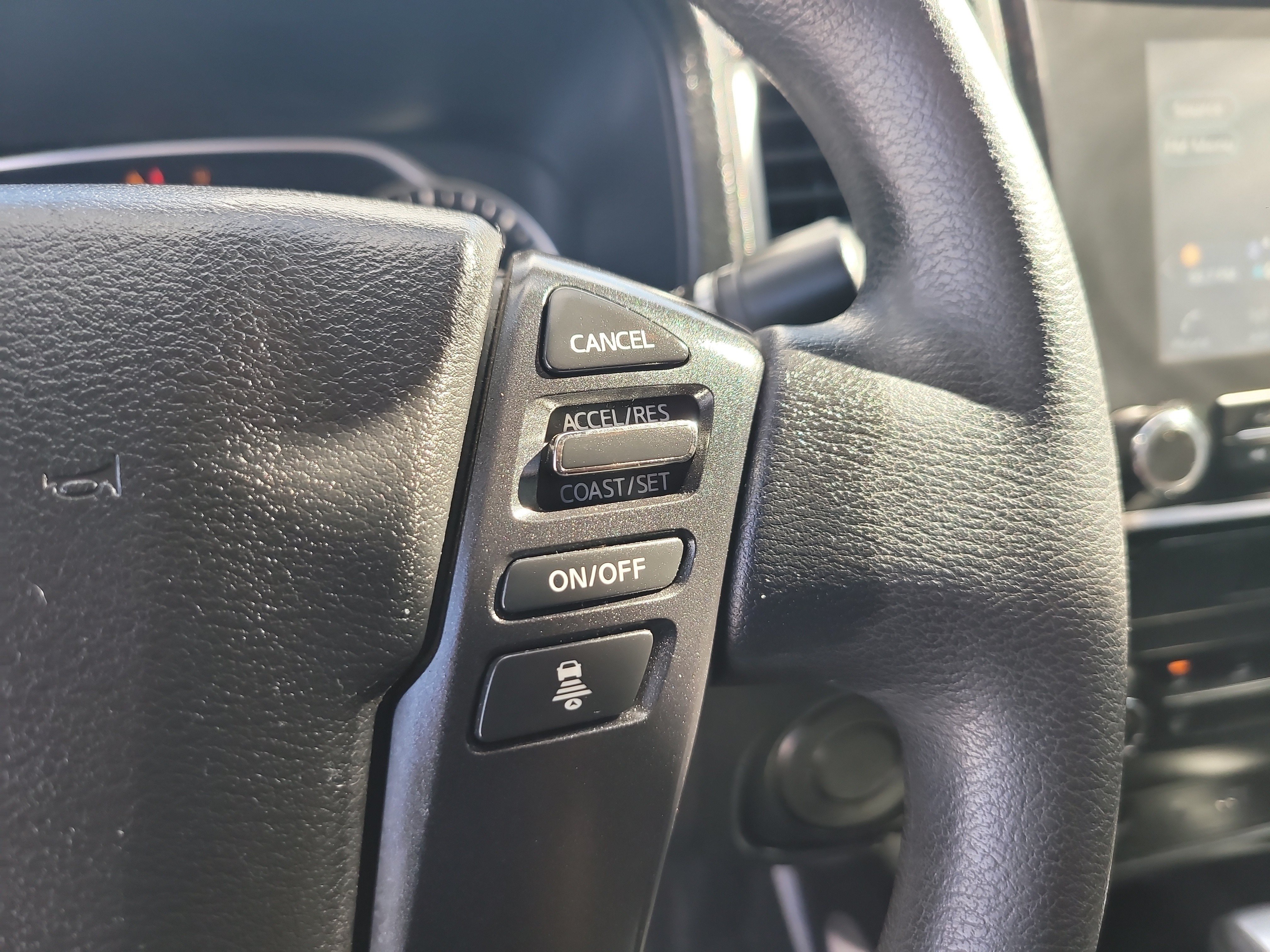 Used 2022 Nissan Frontier SV w/ Technology Package RWD image 25