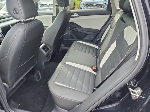 New 2025 Volkswagen Taos SEL image 21