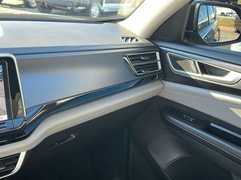 Used 2025 Volkswagen Atlas Peak Edition SE image 20