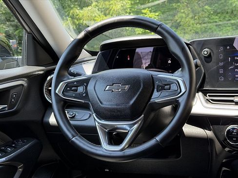 Used 2024 Chevrolet Trax ACTIV w/ Driver Confidence Package FWD image 12