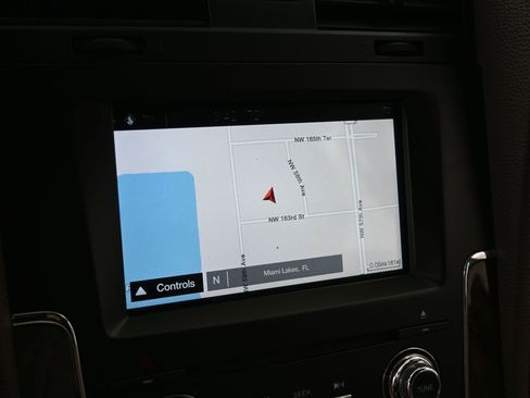 Used 2016 Lincoln Navigator Select image 24