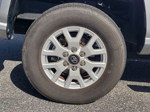 Used 2024 Toyota Tacoma SR5 RWD image 9