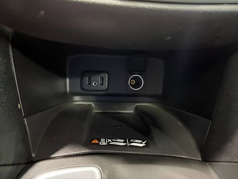 Used 2018 Chevrolet Equinox Premier image 23