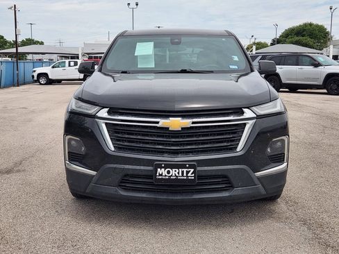 Used 2023 Chevrolet Traverse LS FWD image 2