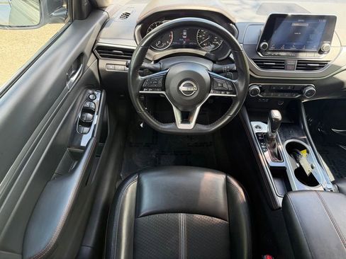 Used 2024 Nissan Altima 2.5 SR FWD image 14