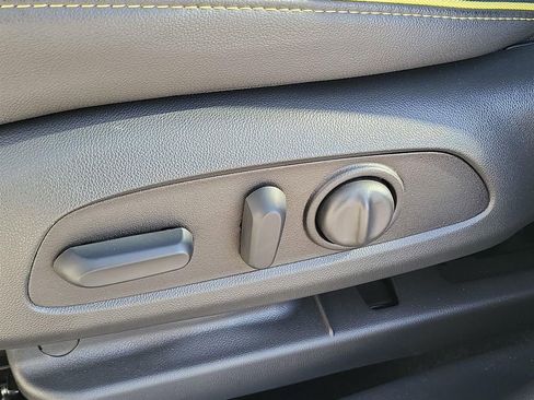 Certified 2025 Chevrolet TrailBlazer ACTIV w/ Convenience Package image 39