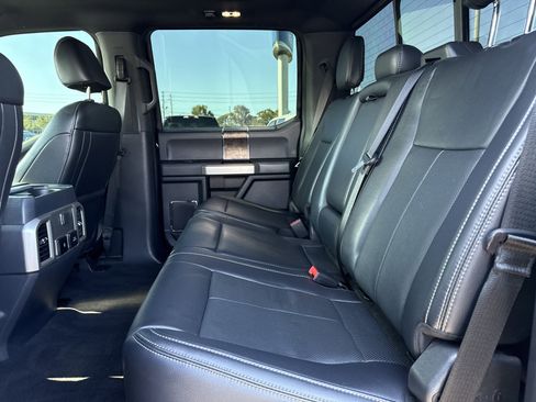 Certified 2022 Ford F250 Lariat w/ Black Appearance Package image 15