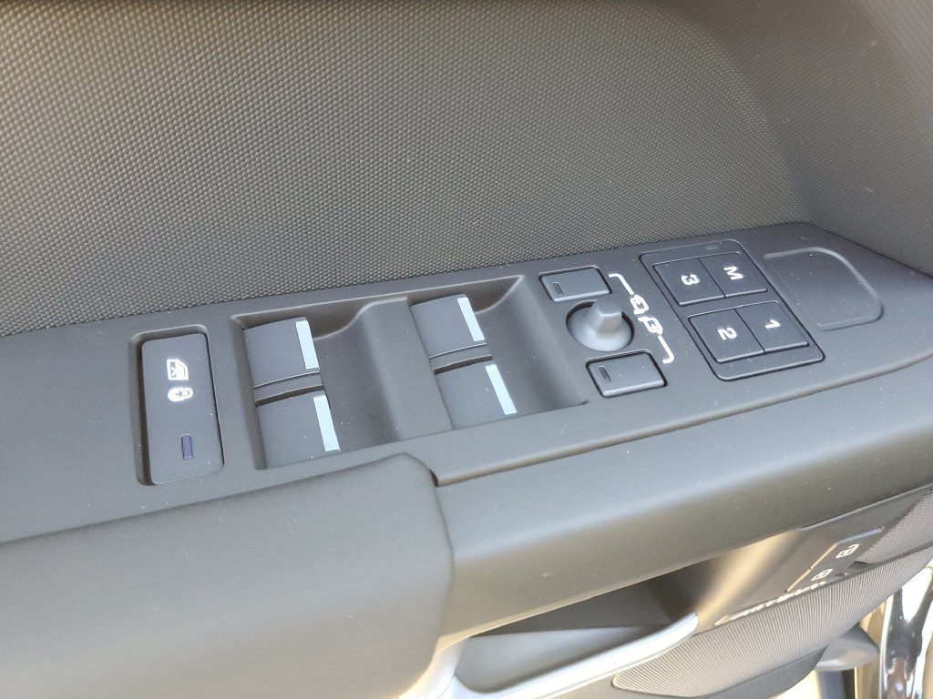 New 2026 Land Rover Defender 130 S AWD/4WD image 9