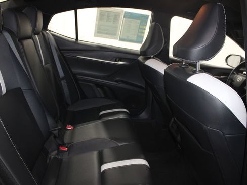 Used 2025 Toyota Camry SE FWD image 32