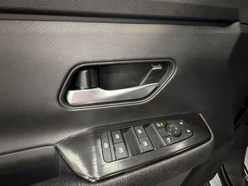 New 2026 Nissan Kicks SV w/ Cold Weather Package AWD/4WD image 13