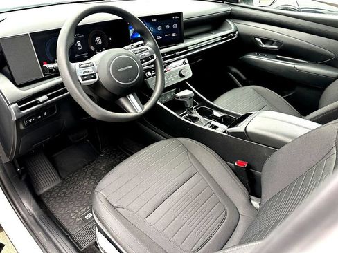 Used 2025 Hyundai Santa Cruz SE FWD image 16